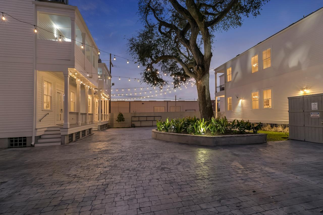 Modern 2Br On Carondelet By Hosteeva Nova Orleães Exterior foto