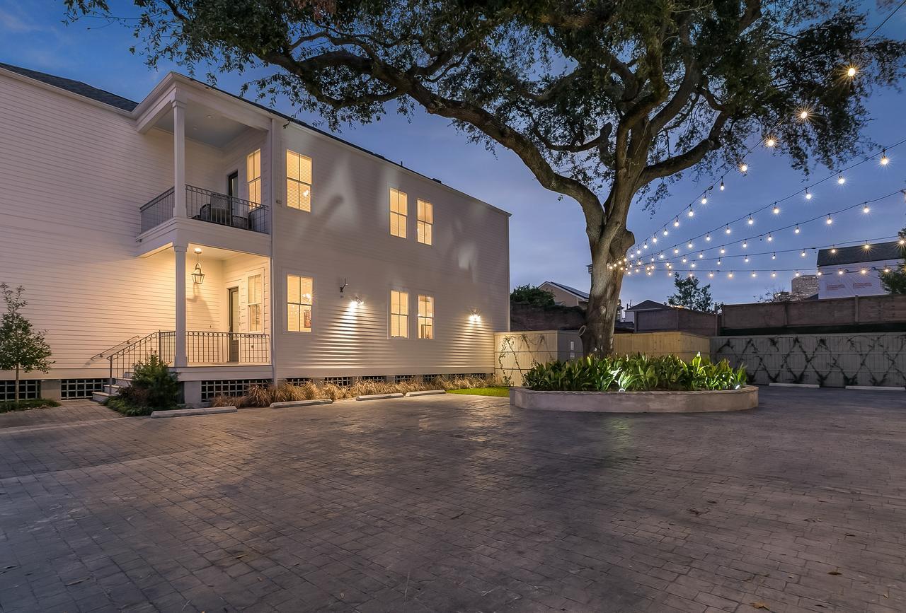 Modern 2Br On Carondelet By Hosteeva Nova Orleães Exterior foto